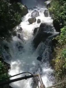 把车停在了已坏地锁上，被要求赔偿